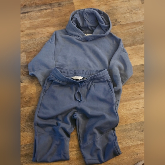 Sweatsuit - Picture 4 of 8